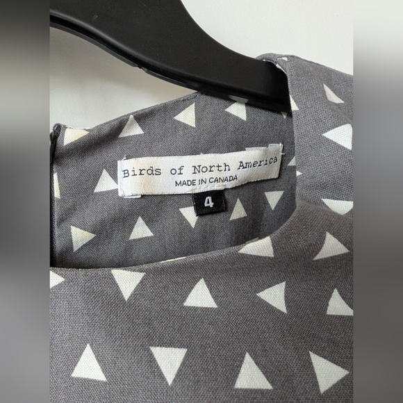 Birds of North America Grey Cotton Dress w/ Pockets Made in Canada - Picture 3 of 9